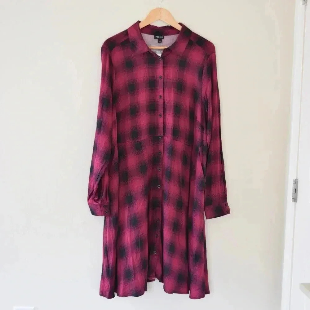 NWT TORRID Collared Long Sleeve Plaid Button Up Dress In Purple & Black